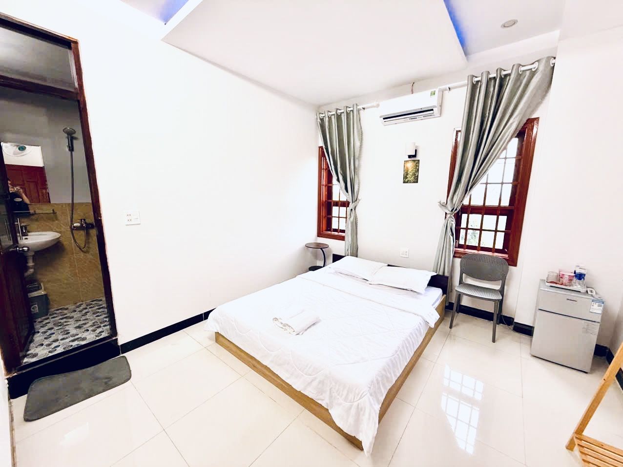 Phòng 102